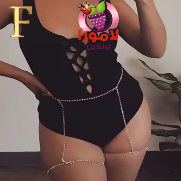 "سلسلة جسم نسائية بتصميم كريستالي لامع وجذاب"