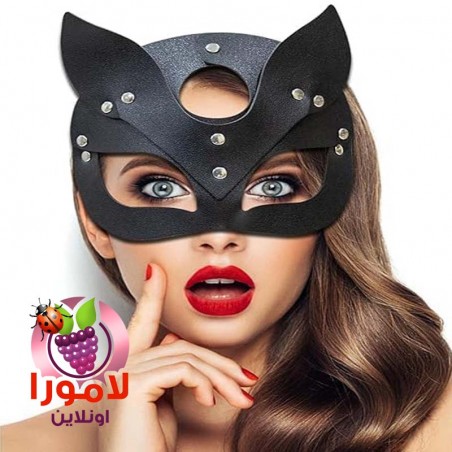 قناع القطة الجلدي الأسود مع نصائح تنسيق إطلالة كلاسيكية